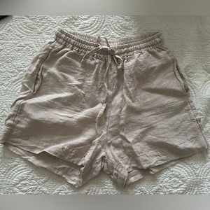 Gillian Stevens Linen Shorts in Oatmeal